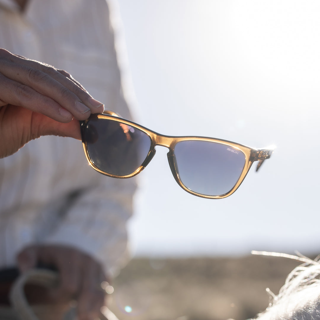 #color_clear-brown-sapphire