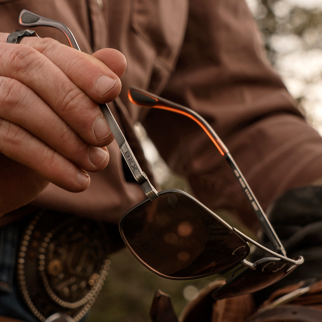 #color_gunmetal-brown